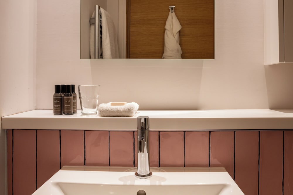 Superior Apartment, 1 Bedroom thumbnail 6