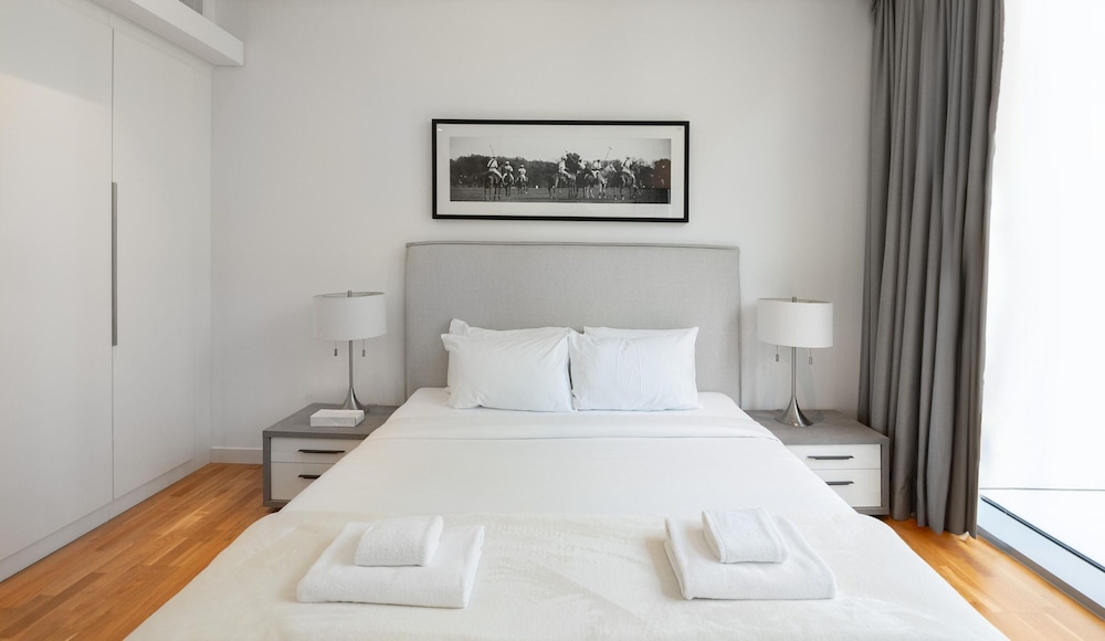 Apartment photo 2
