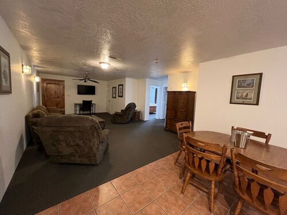 Comfort Suite, 3 Bedrooms, Non Smoking, Kitchenette (Master) photo 1