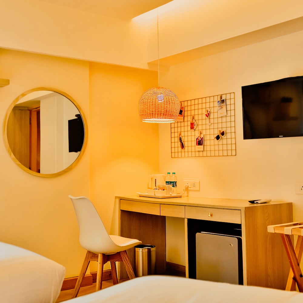 Standard Twin Room - Photo 6