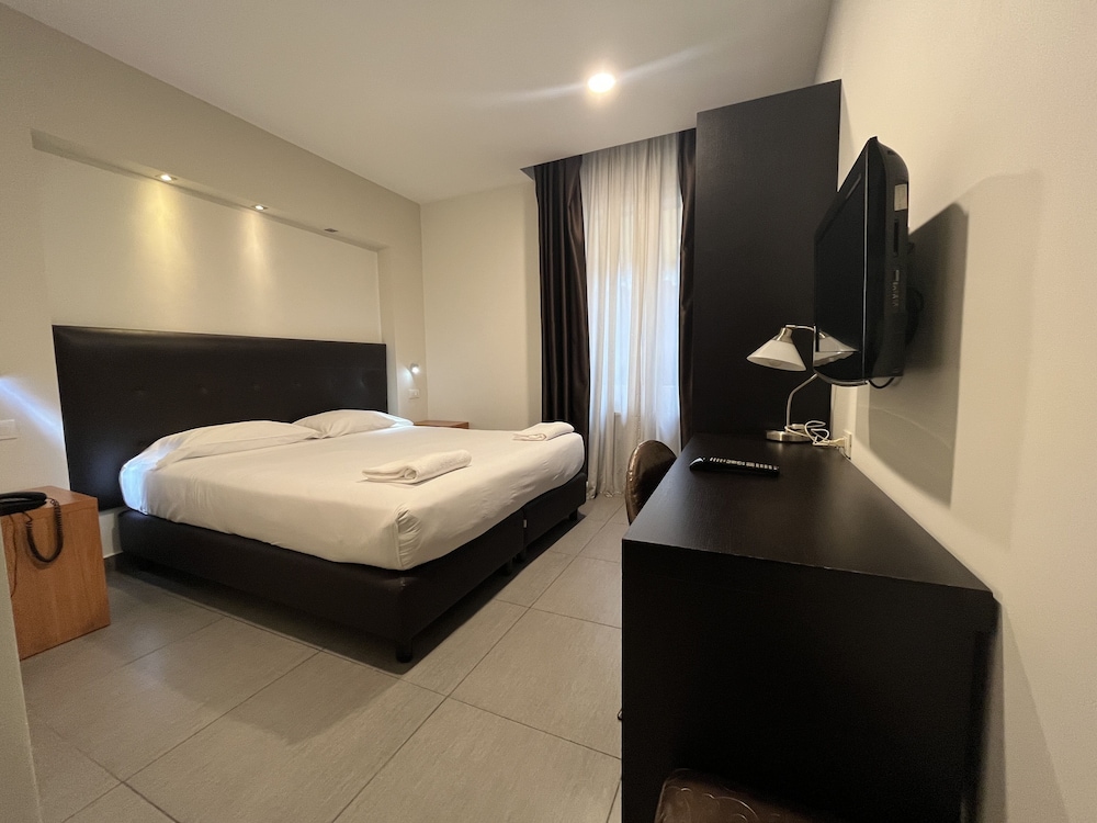 Basic Double or Twin Room photo 1