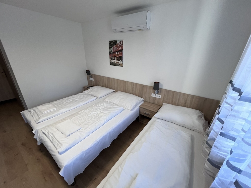 Superior Room, Multiple Beds photo 2