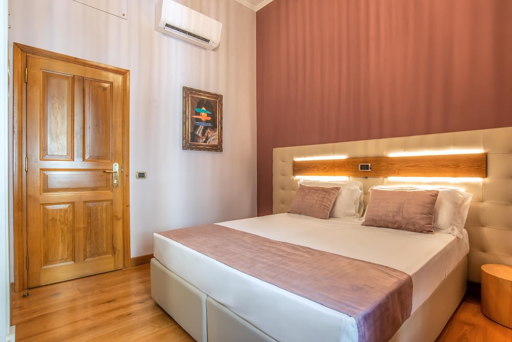 Classic Double or Twin Room photo 2