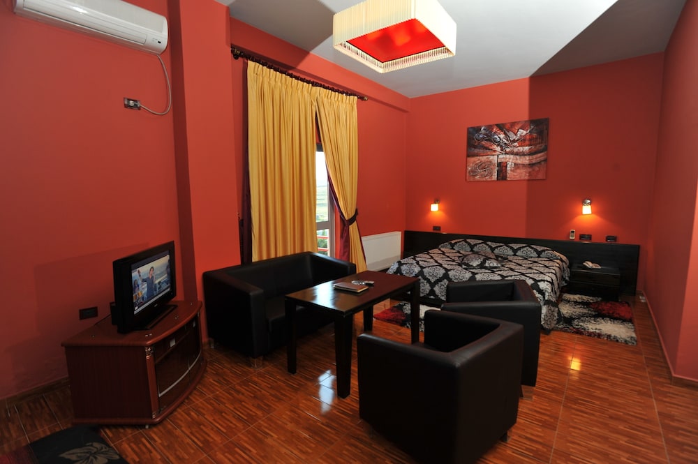 Standard Double Room Single Use, 1 Queen Bed, Balcony, Valley View photo 3