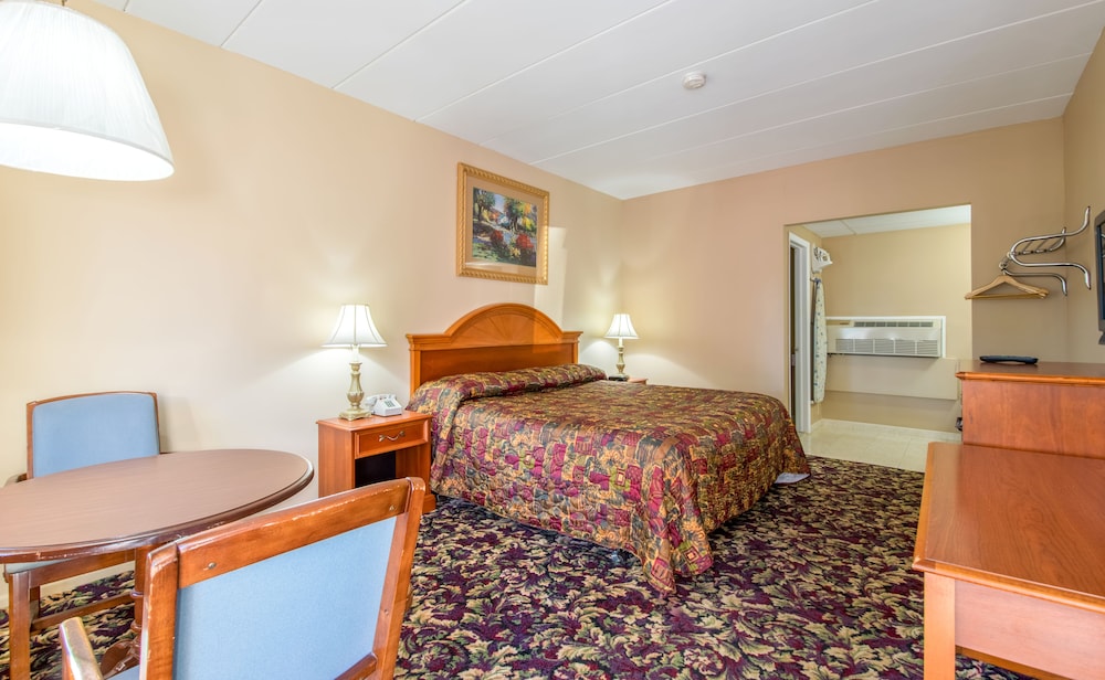 Standard Room, 1 King Bed photo 1