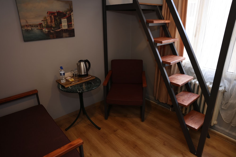 Deluxe Double Room - Photo 10