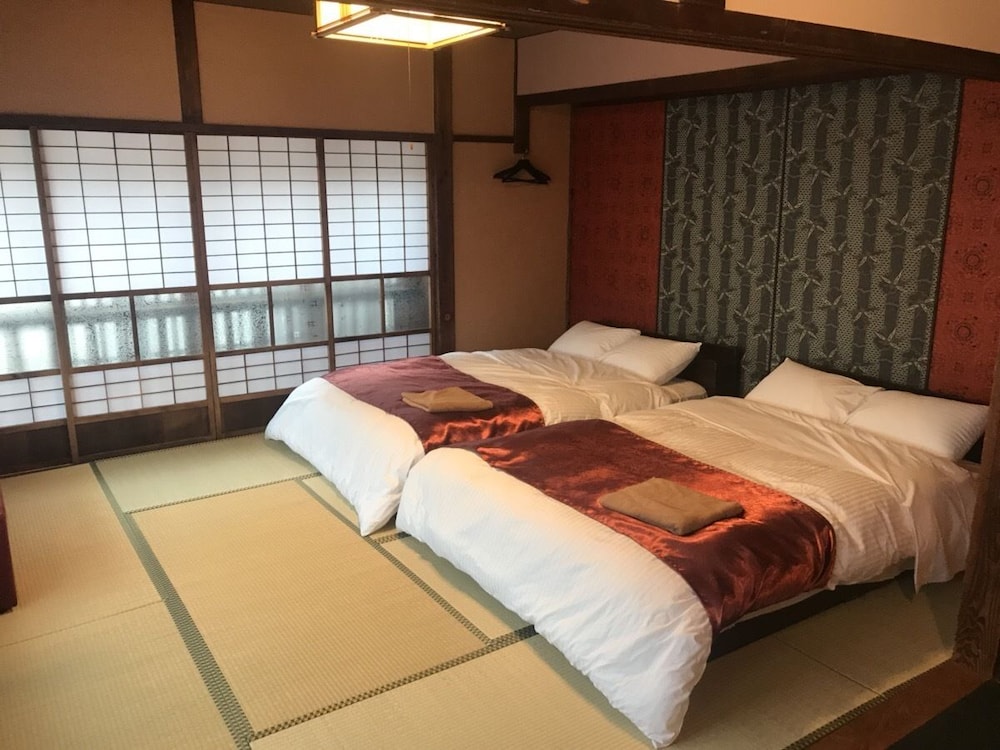 Twin Room, 2 Bedrooms ( 201 ) photo 3