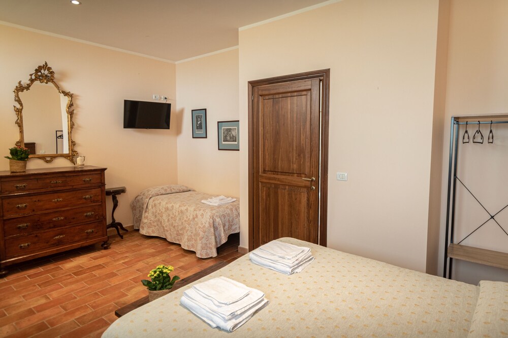 Comfort Triple Room