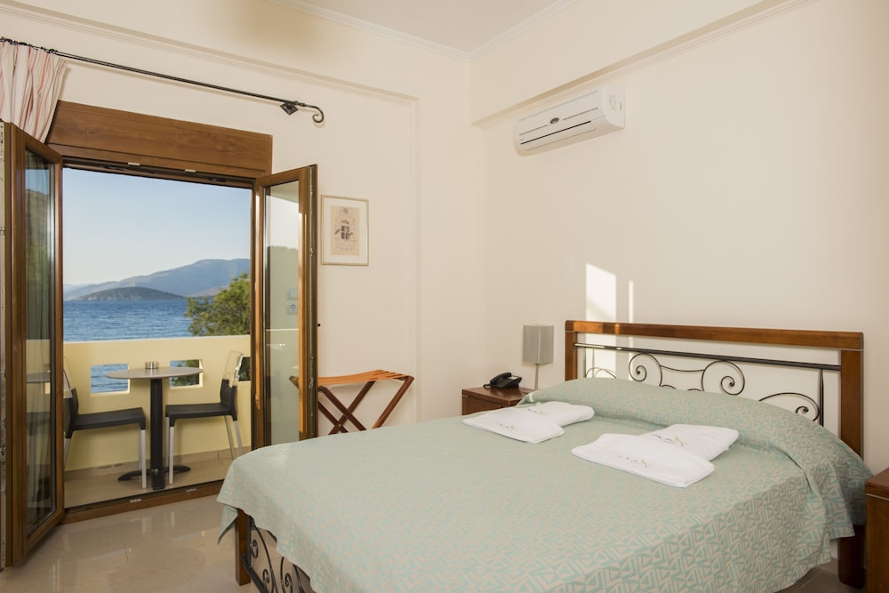 Standard Room with Sea View photo 2