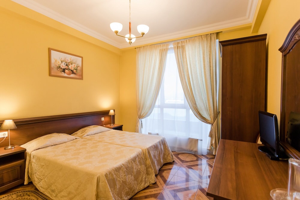 Standard Double or Twin Room photo 3