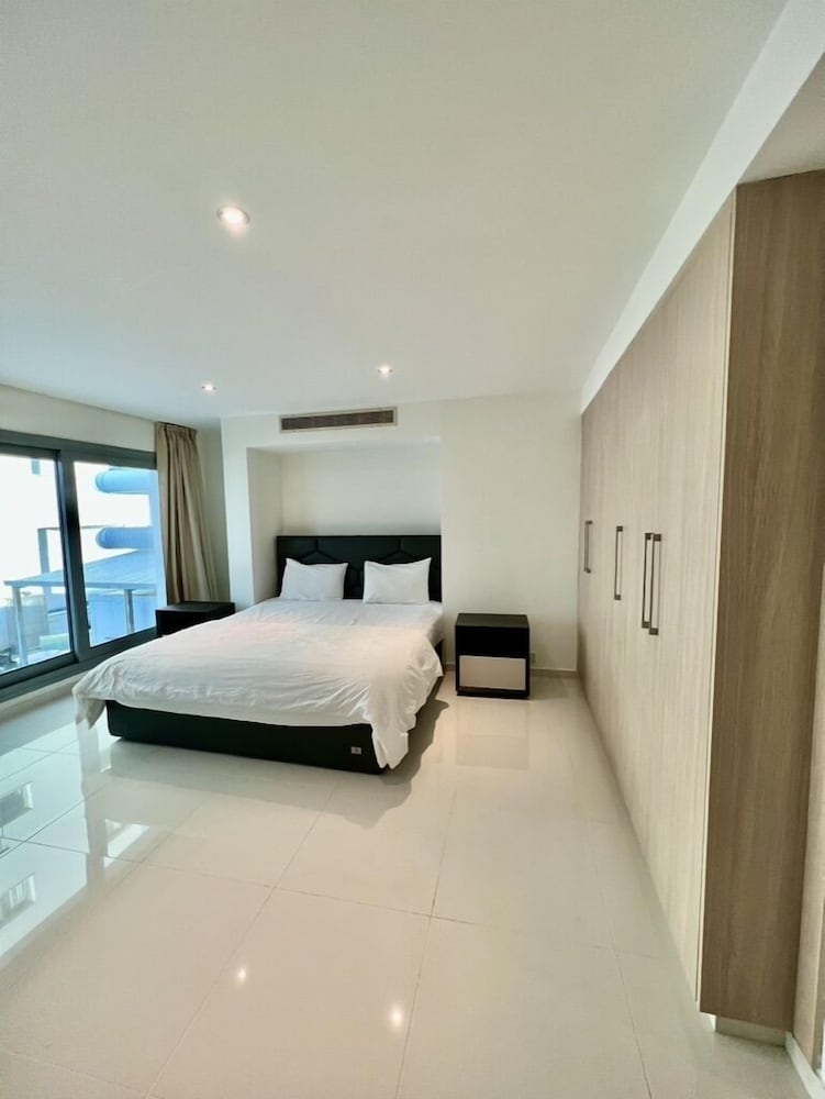 Luxury Apartment, 2 Bathrooms, Ground Floor
