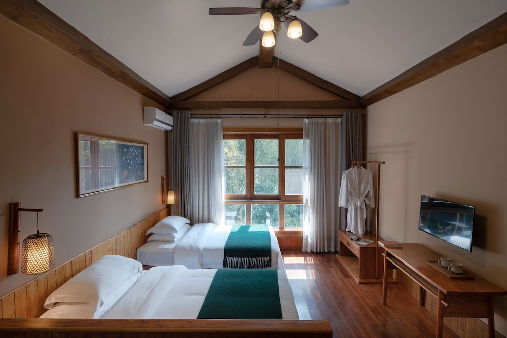 Superior Twin Room with Balcony photo 3