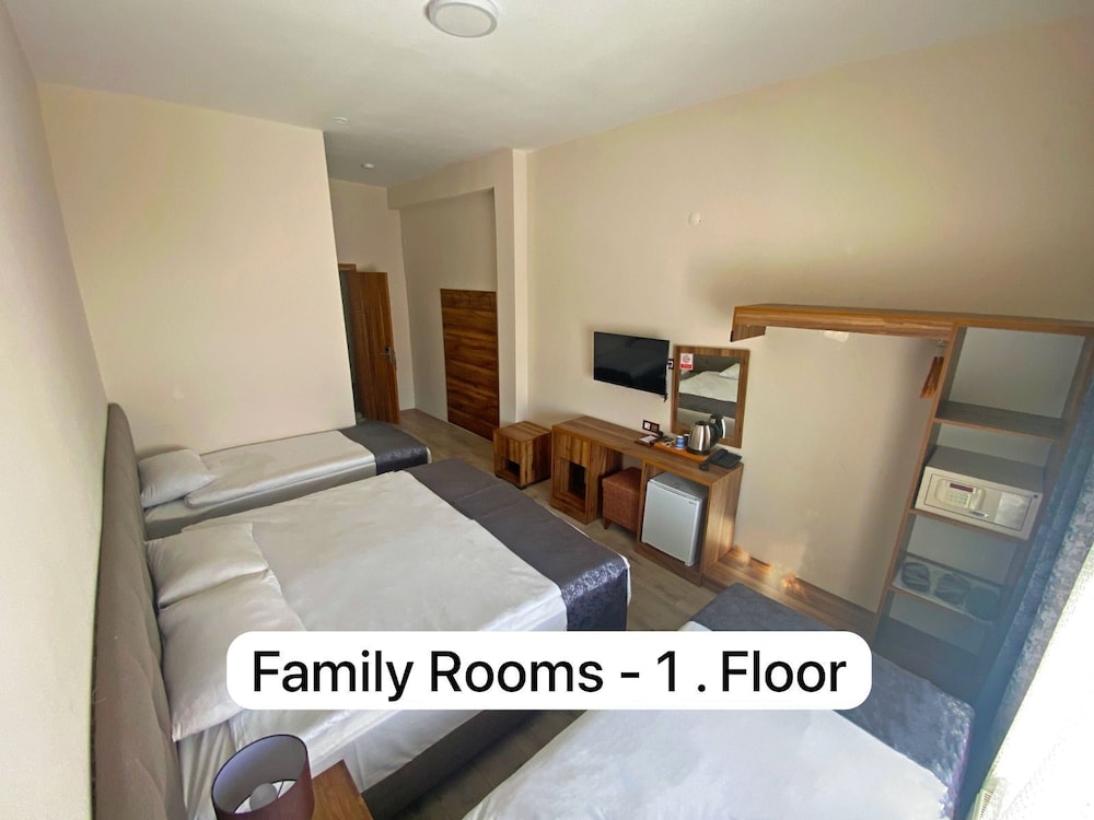 Family Quadruple Room photo 1
