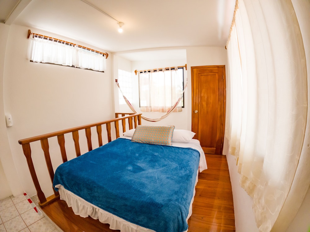 King Studio With Sofa Bed photo 2
