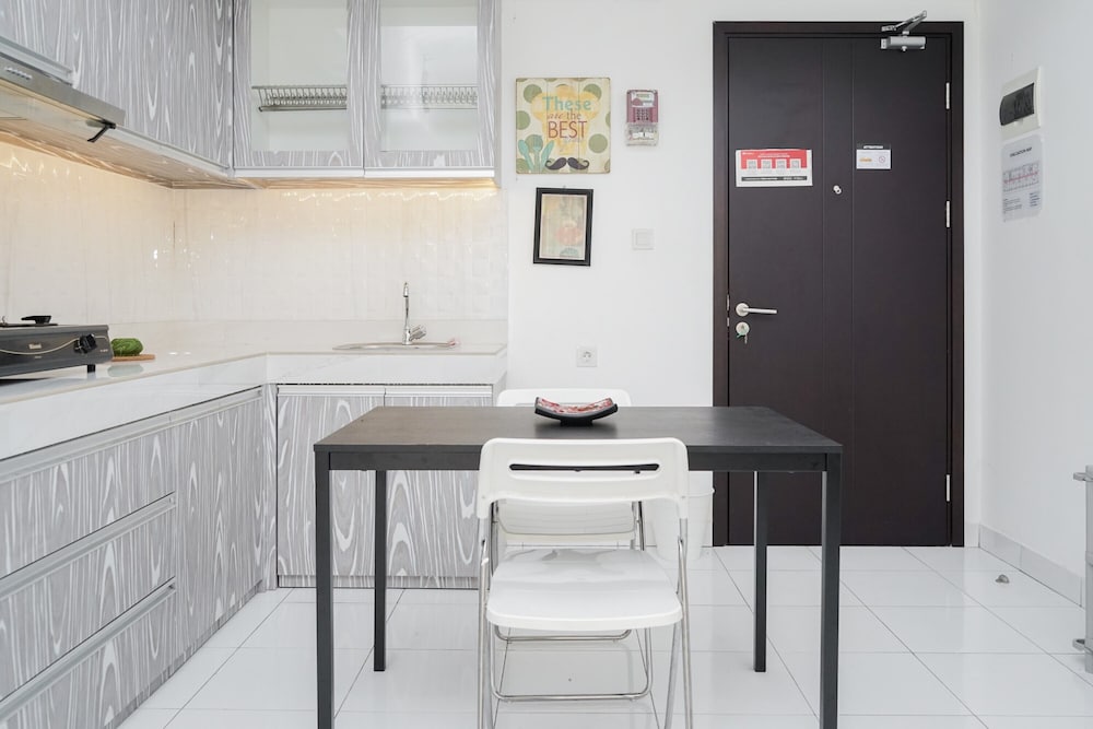 Room - Photo 13