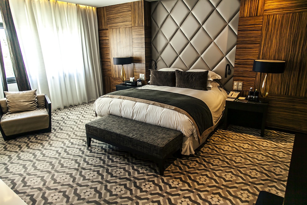 Club Suite, 1 King Bed, Club Lounge Access (Prestige) photo 2