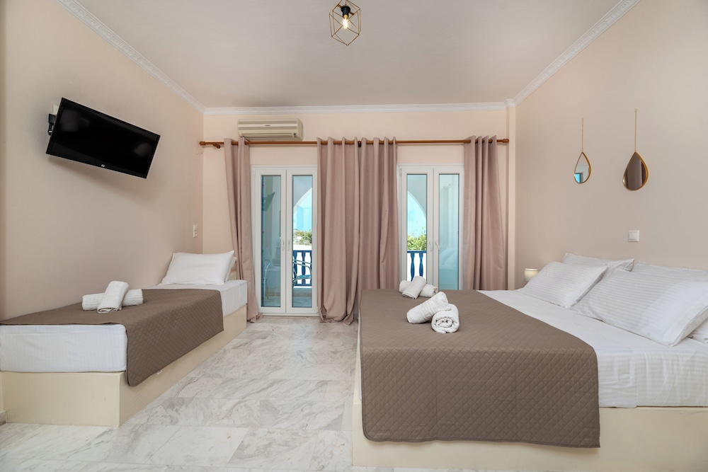 Triple Room, Balcony