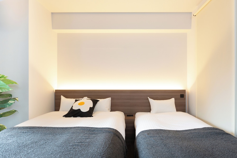 Superior Twin Room, Non Smoking (201)