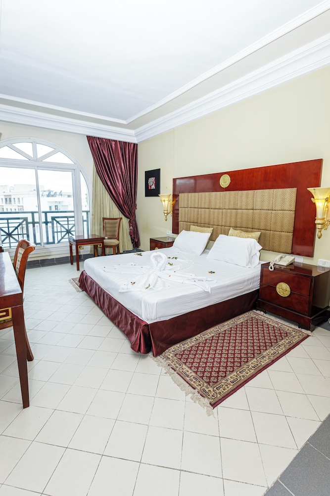Triple Room, City View