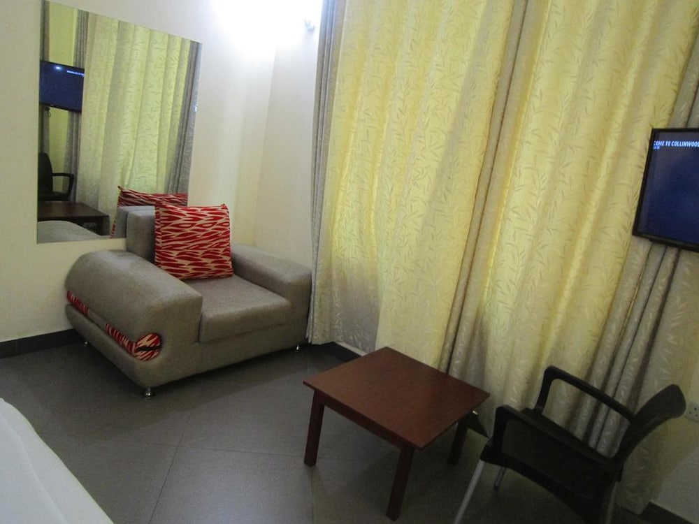 Deluxe Double Room, 1 King Bed, Non Smoking, Courtyard View