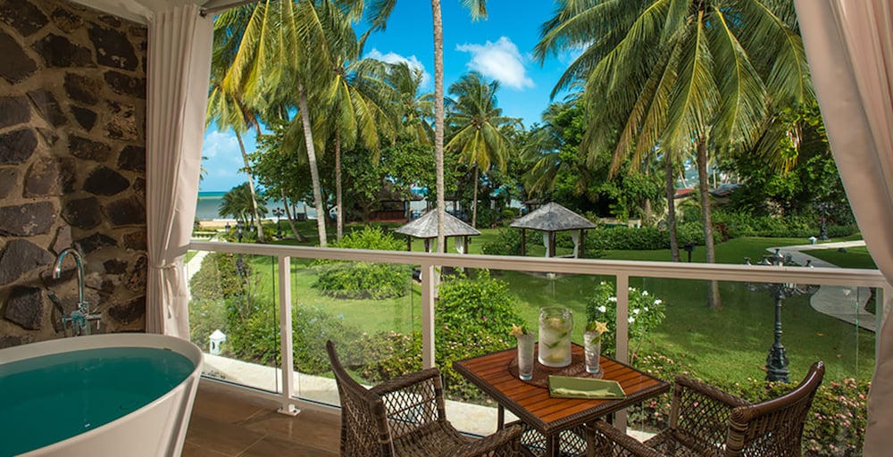 Club Room, 1 Bedroom, Ocean View (Oceanview Club Level Room w/ Balcony) photo 3