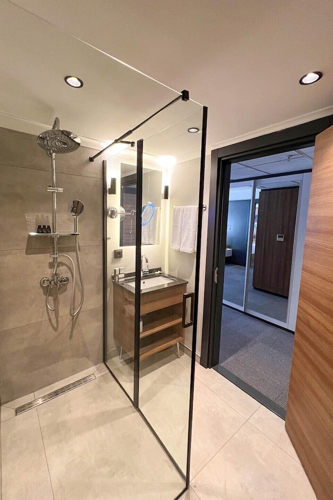 Family Suite thumbnail 6