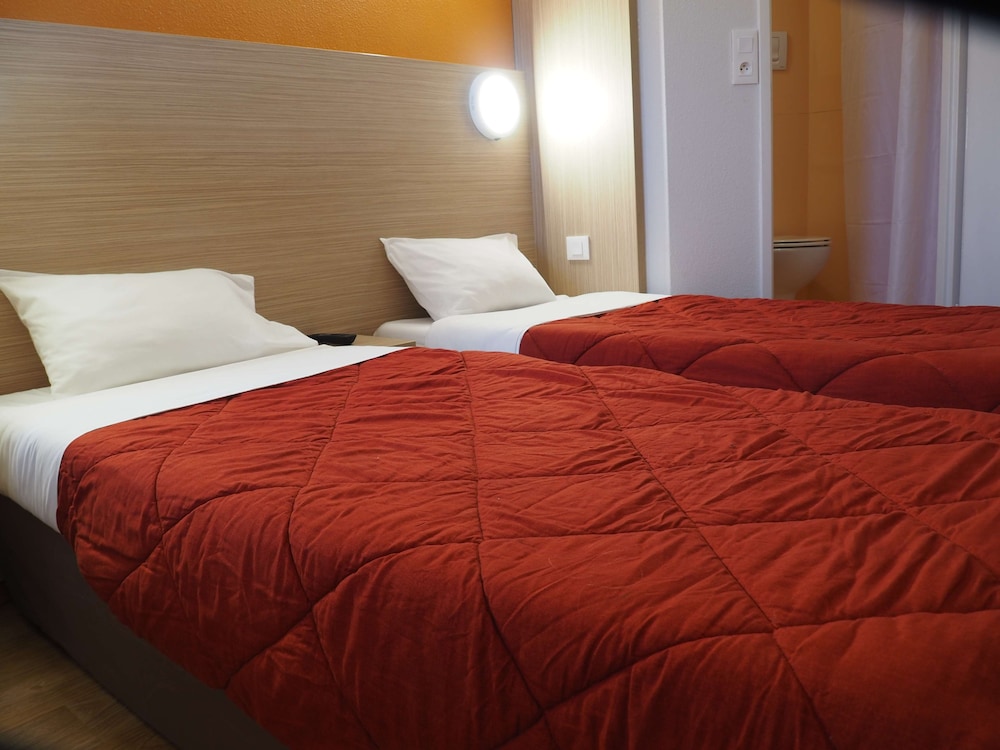 Standard Room, 2 Twin Beds - Photo 4