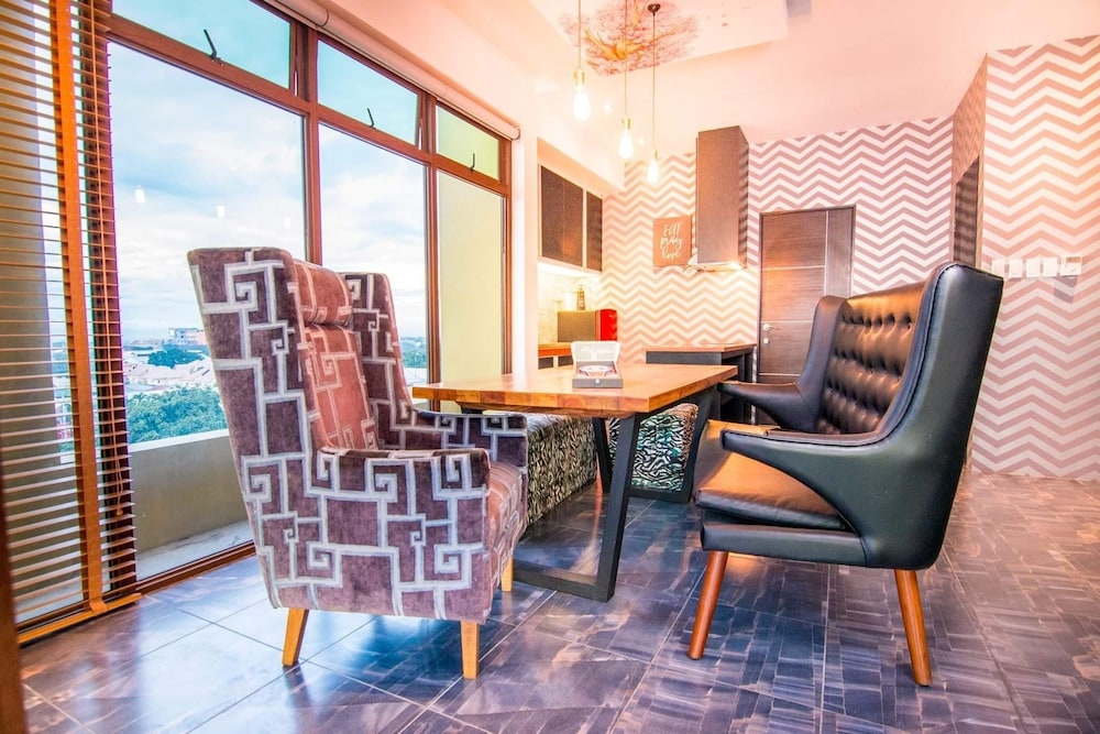 Presidential Penthouse, 1 Queen Bed, Smoking, City View photo 1