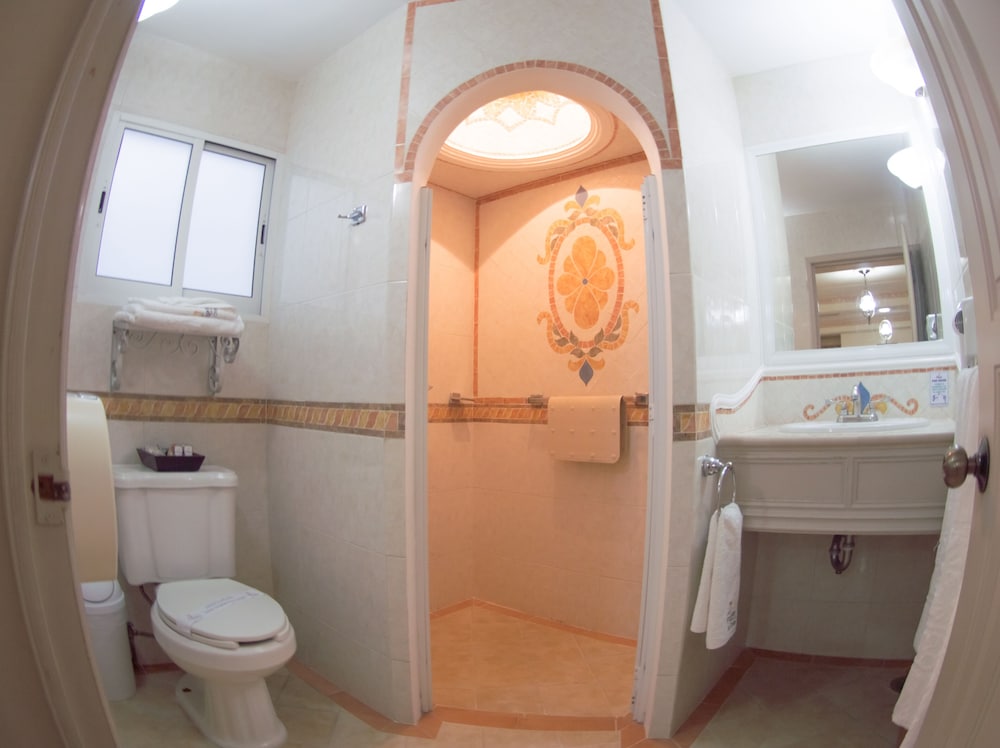 Basic Quadruple Room - Photo 5
