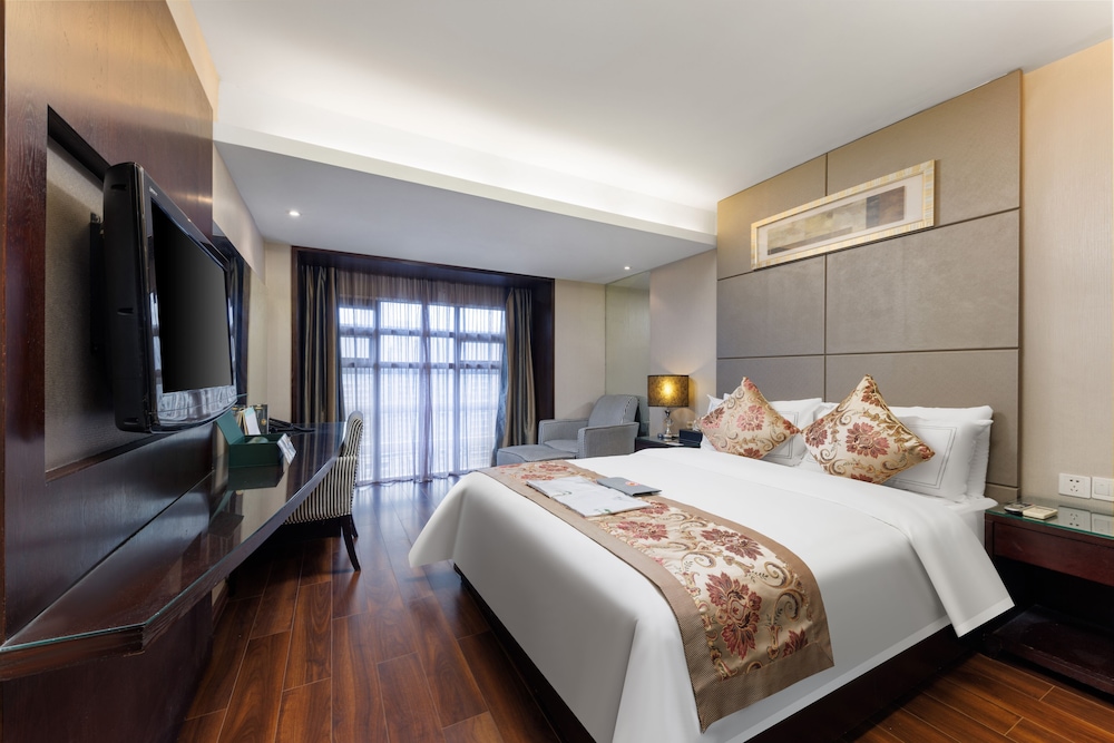 Deluxe Duplex Suite, 1 King Bed - Photo 2