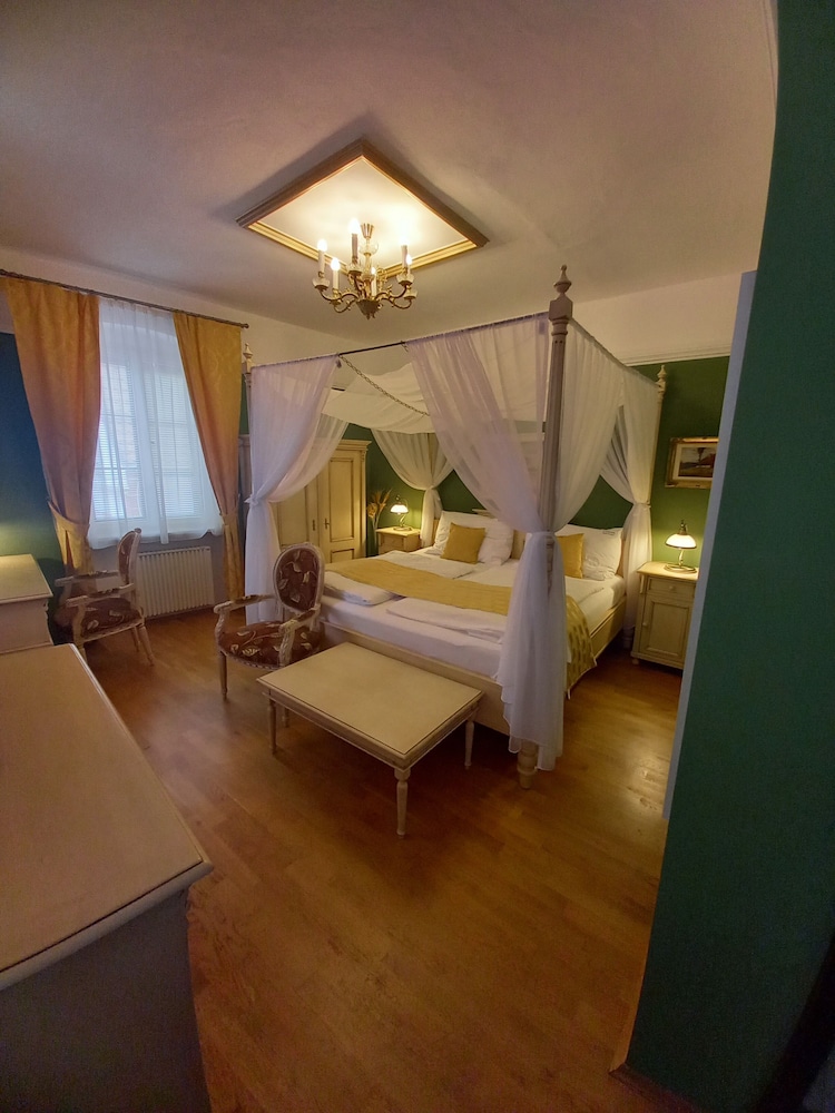 Double or Twin Room, Ensuite photo 1