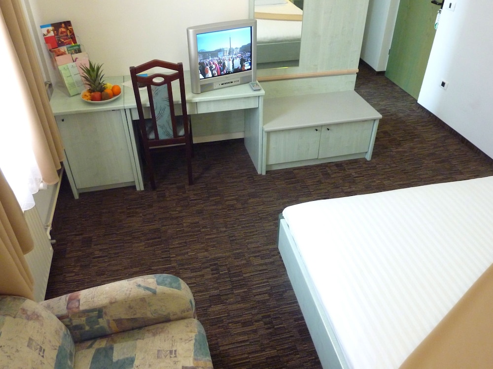 Double Room - Photo 1