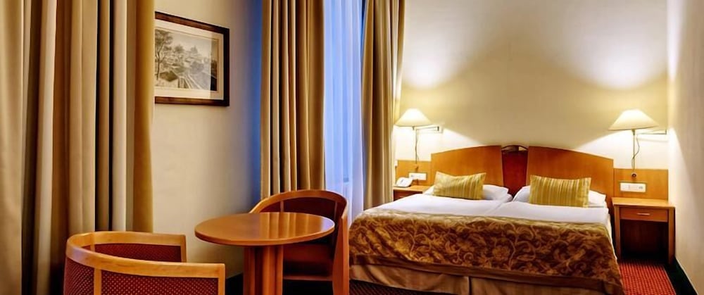 Deluxe Double Room - Photo 7