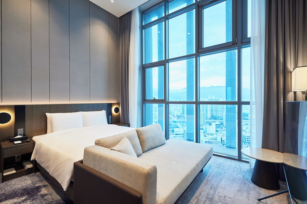 Premier Room