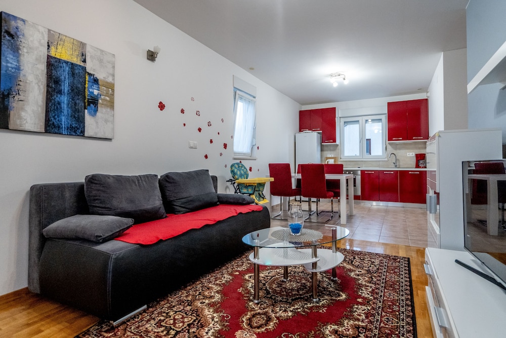 Apartment (2.kat)