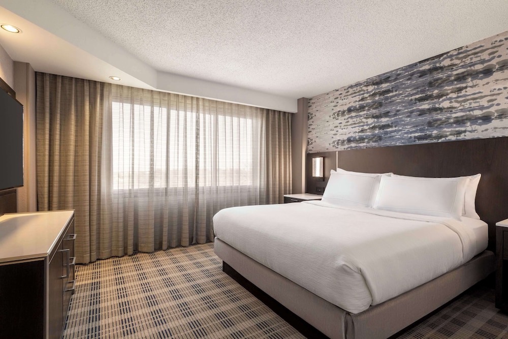 Premium Suite, 1 King Bed - Photo 5
