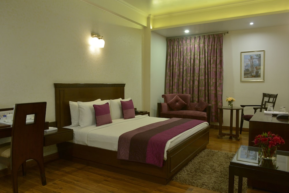 Deluxe Suite - Photo 1