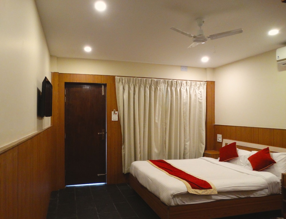 Deluxe Double or Twin Room, Multiple Beds, Non Smoking photo 1