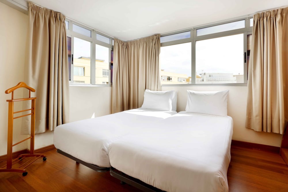Standard Twin Room, 2 Twin Beds - Photo 2