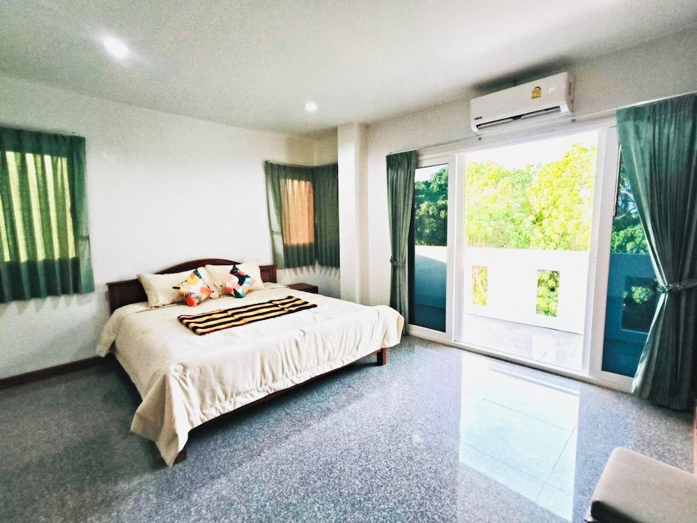 Family Double Room, 1 Bedroom, Refrigerator & Microwave, Mountainside photo 3