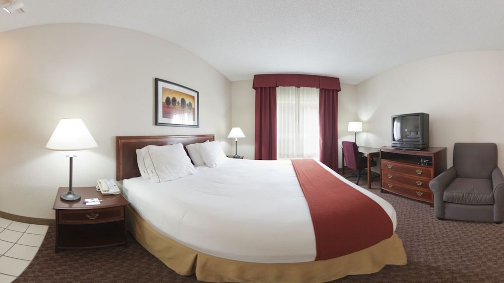 Room, 1 King Bed, Non Smoking - Photo 2