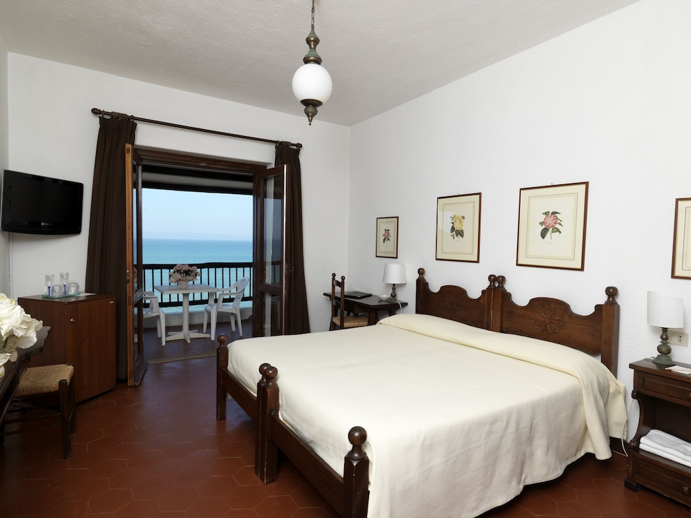 Standard Double or Twin Room, Sea View - Photo 6
