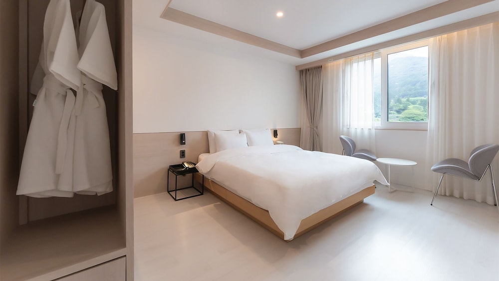 Standard Room photo 2