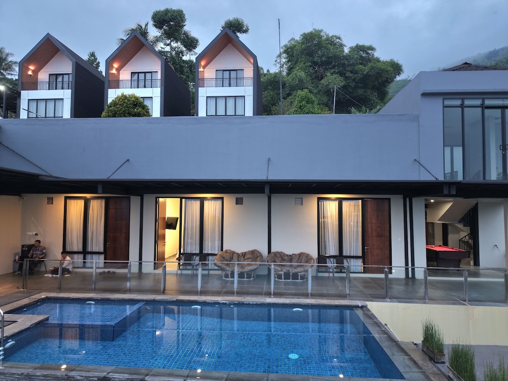 Grand Villa, Mountain View