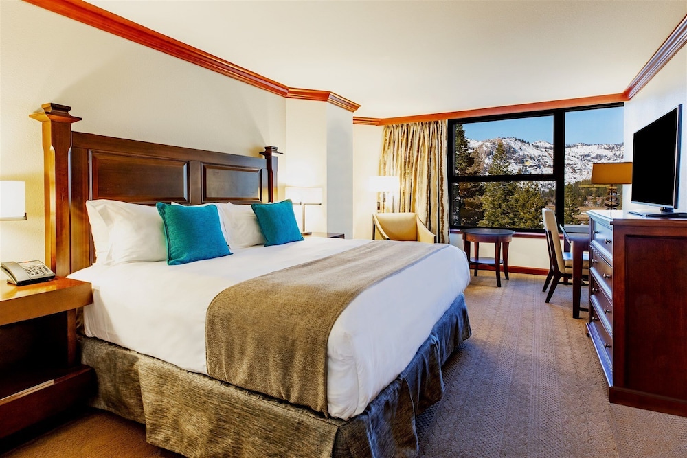 Deluxe Room, 1 King Bed (Forest View) - Photo 5