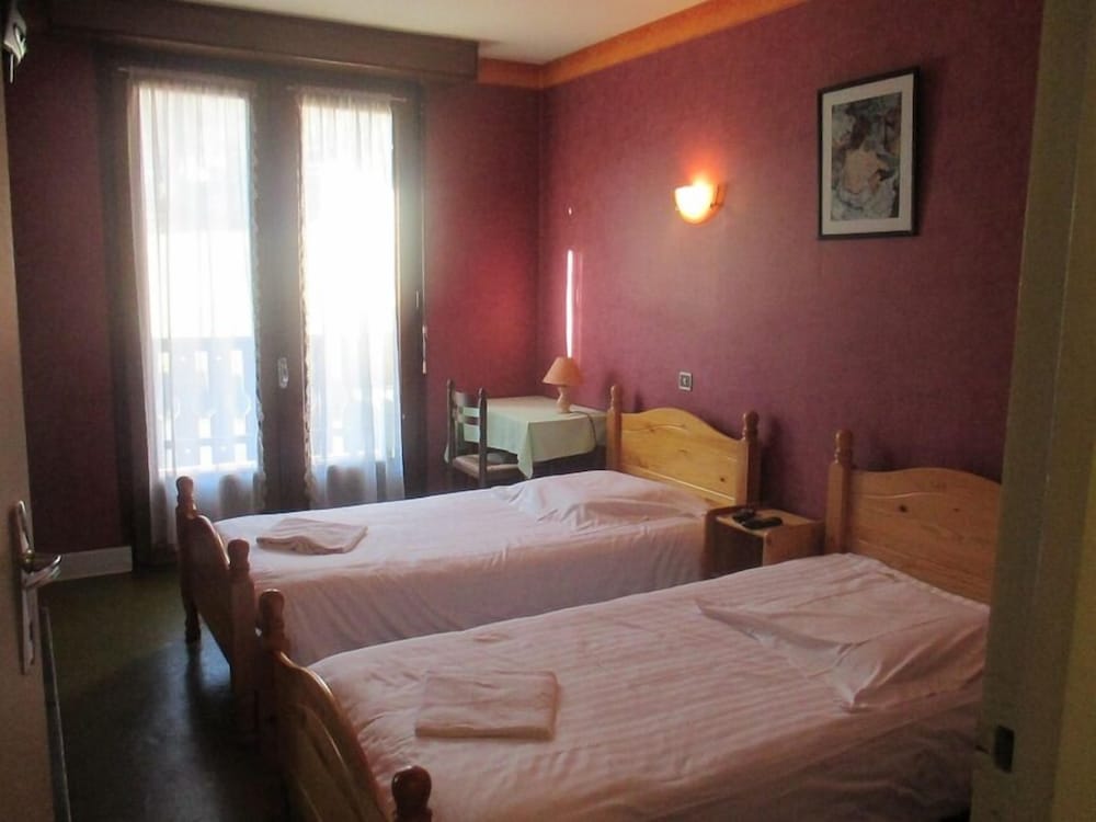 Twin Room, 2 Twin Beds, Non Smoking (5) photo 1
