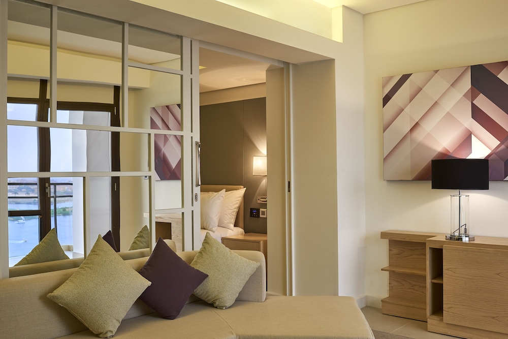 Room, 1 King Bed, Accessible, Smoking (Nile View)