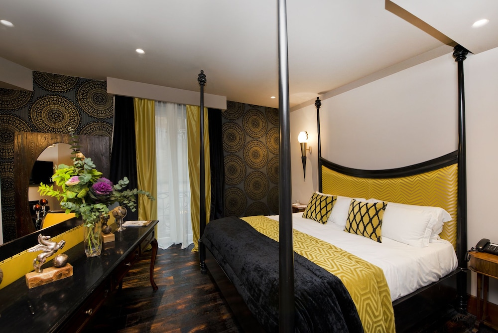 Suite, City View