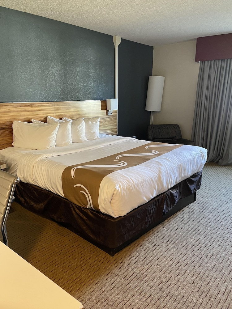 Standard Room, 1 King Bed, Non Smoking photo 1