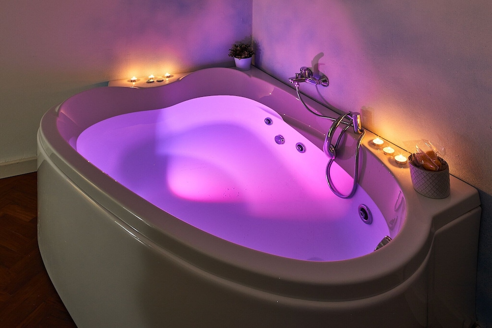 Luxury Double or Twin Room, 1 Bedroom, Jetted Tub, City View photo 2